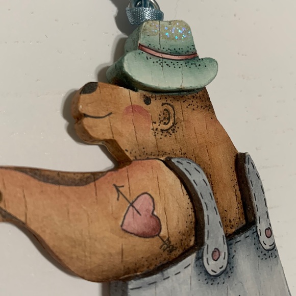 Alaska bear with fish wood ornament Mary Harper - Picture 5 of 16